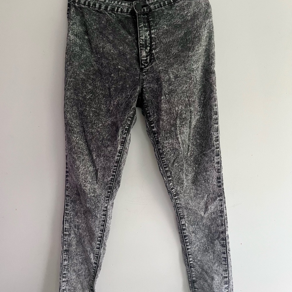 Forever 21 Acid Wash Gray Skinny Jeans Size M